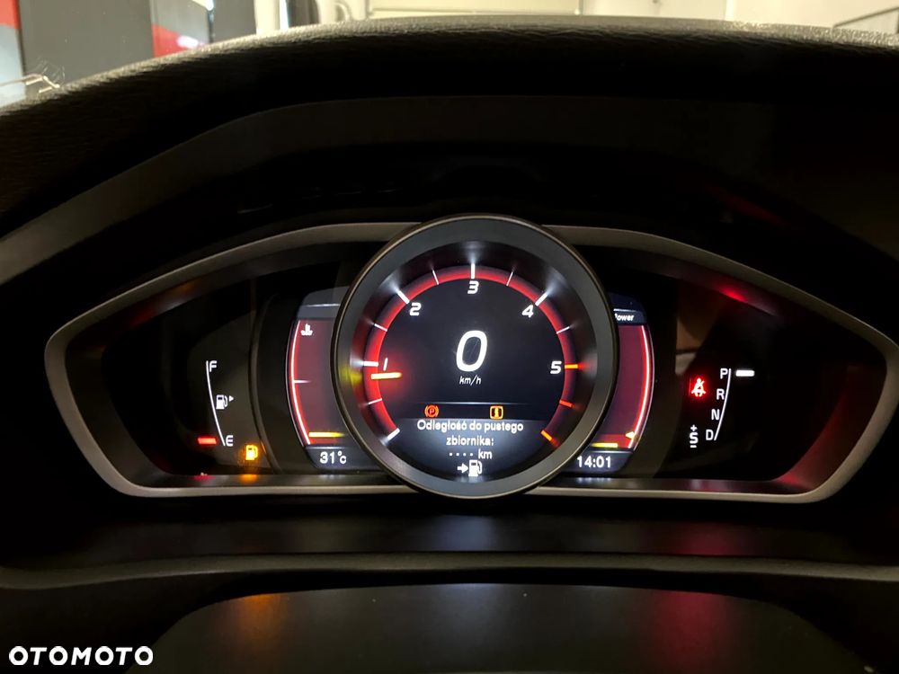 Volvo V40 D3 Drive-E SCR Momentum - 17