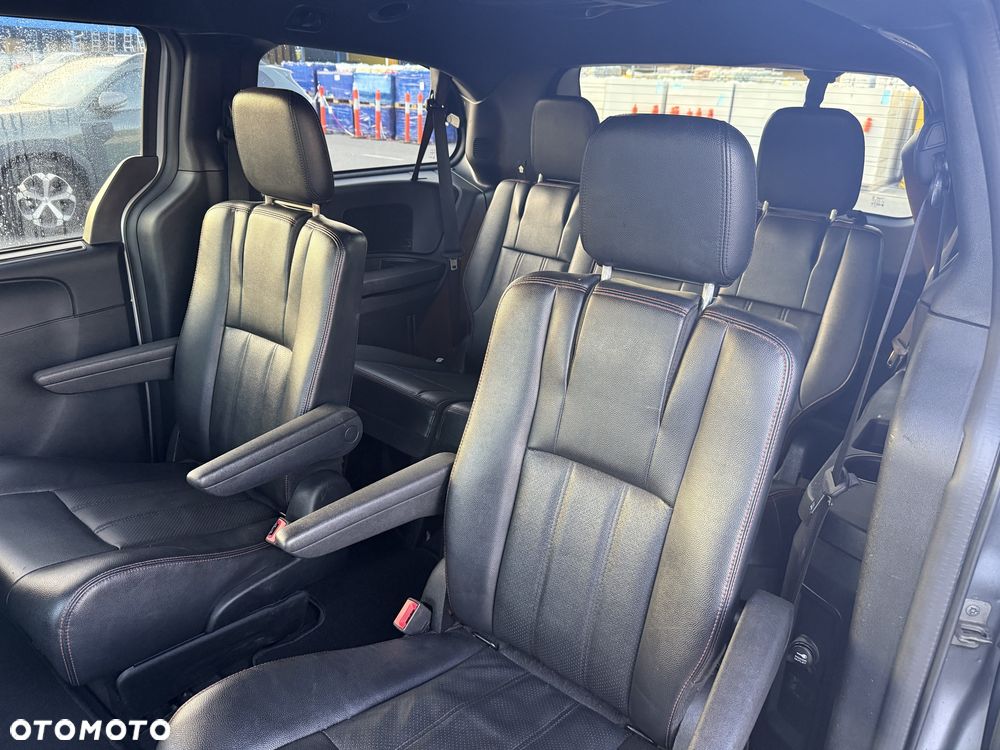 Dodge Grand Caravan - 6