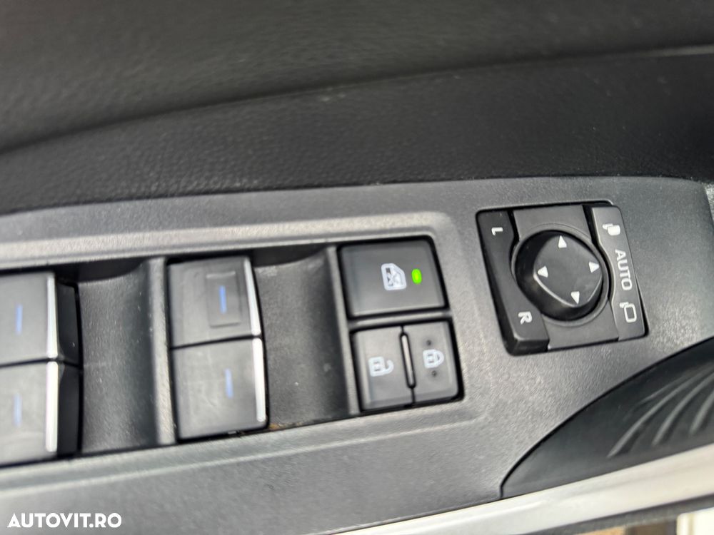 Toyota RAV4 2.5 PHEV VVT-iE 4x4 Style Bi-Tone - 16