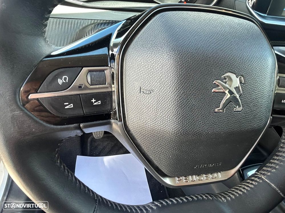 Peugeot 208 1.2 PureTech GT Line - 23