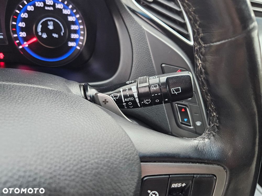 Hyundai i40 Kombi 1.7 CRDi DCT Trend - 27