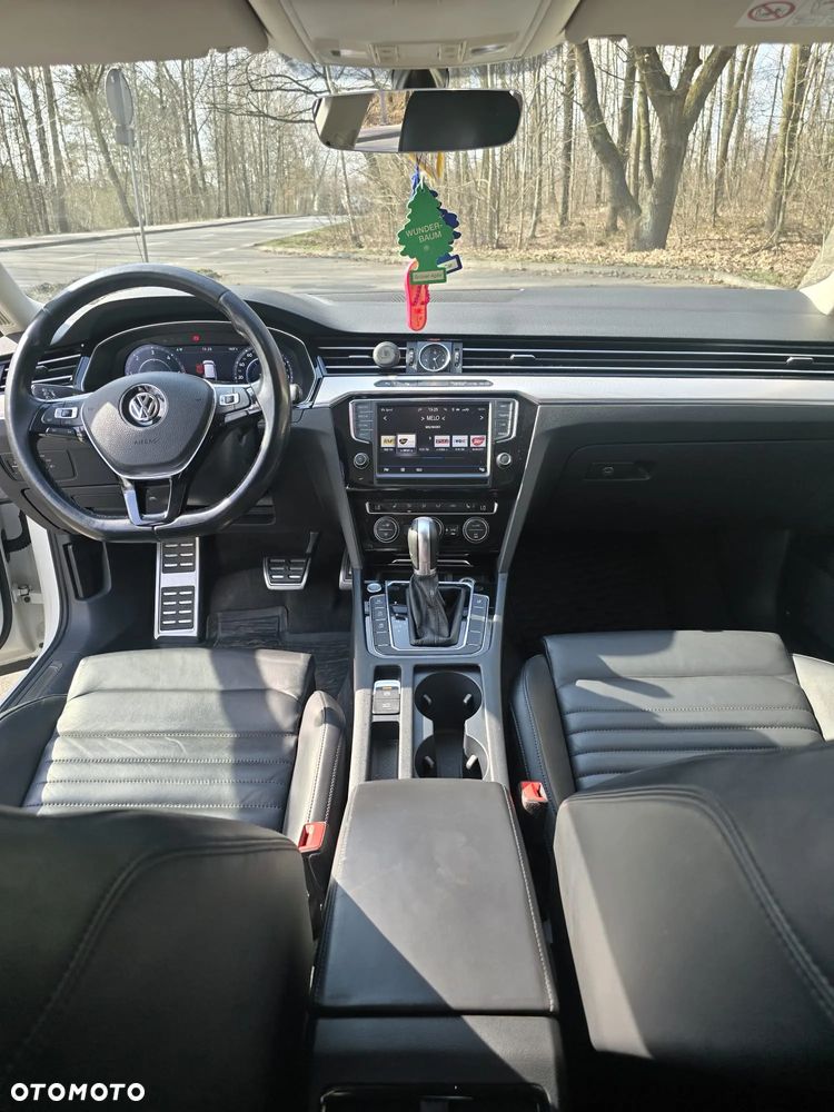 Volkswagen Passat - 10