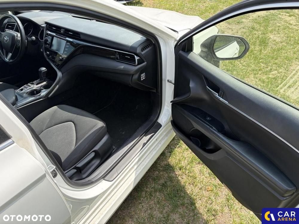 Toyota Camry - 21