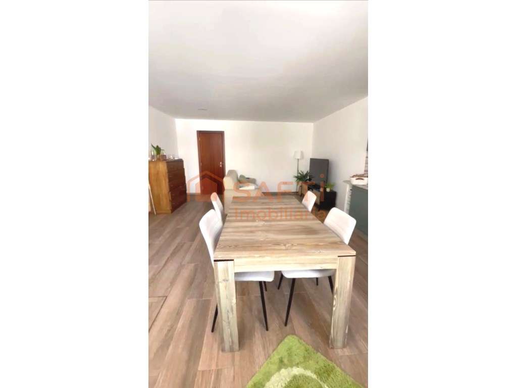 Andar de Moradia T2 com Logradouro no Rés do Chão - Almeirim - Grande imagem: 3/18