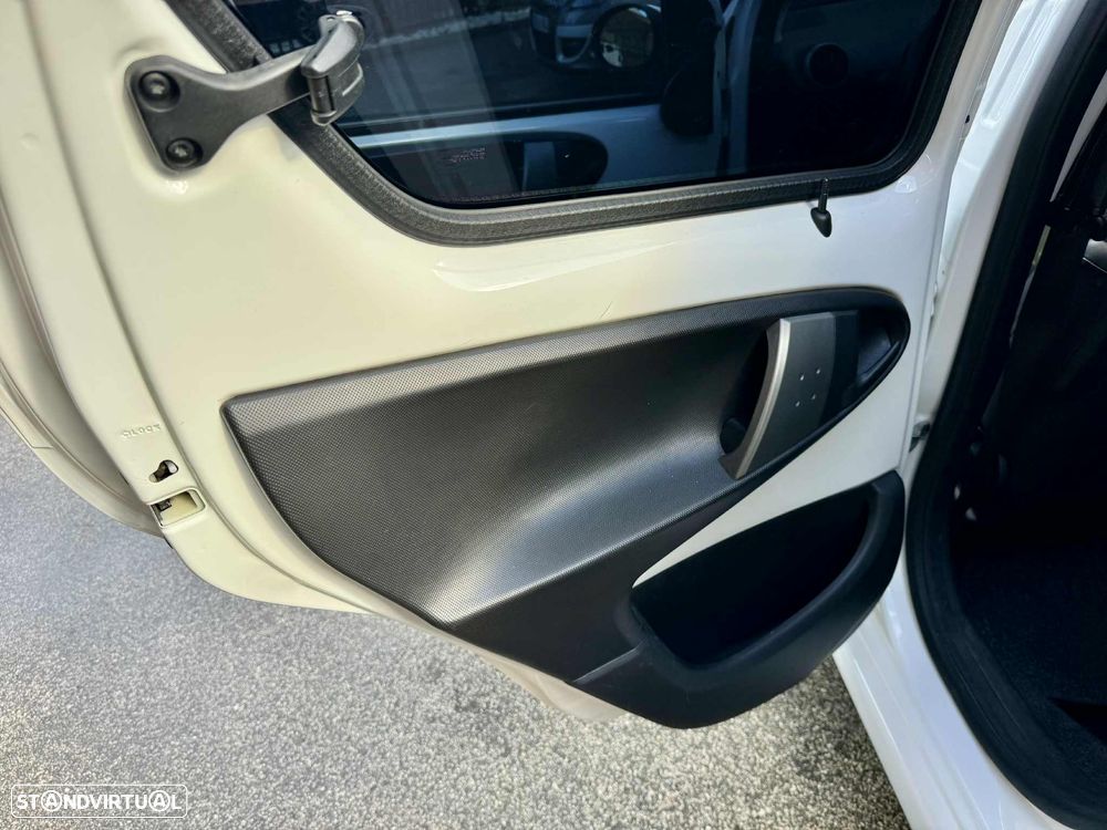 Toyota Aygo 1.0 + AC - 12