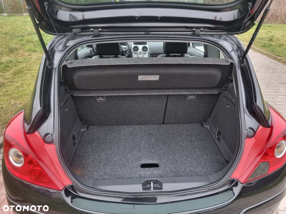 Opel Corsa 1.4 16V Cosmo - 27