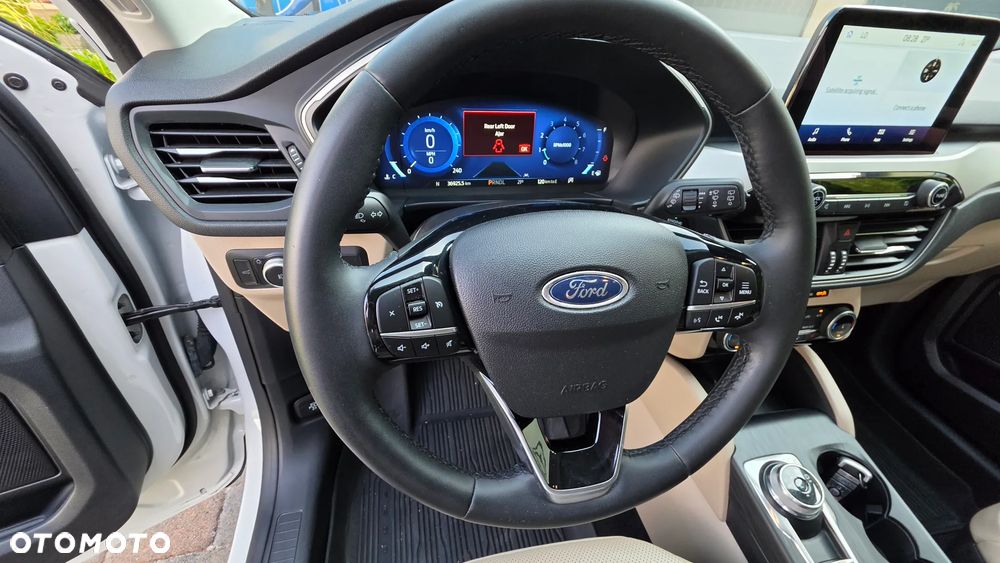 Ford Kuga - 32