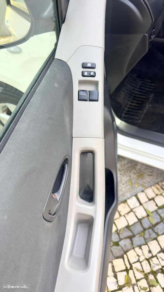 Toyota Yaris 1.0 VVT-i Life - 8