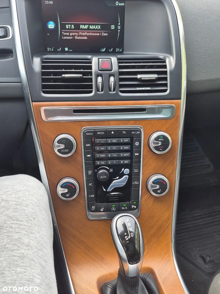 Volvo XC 60 T5 Geartronic Momentum - 12