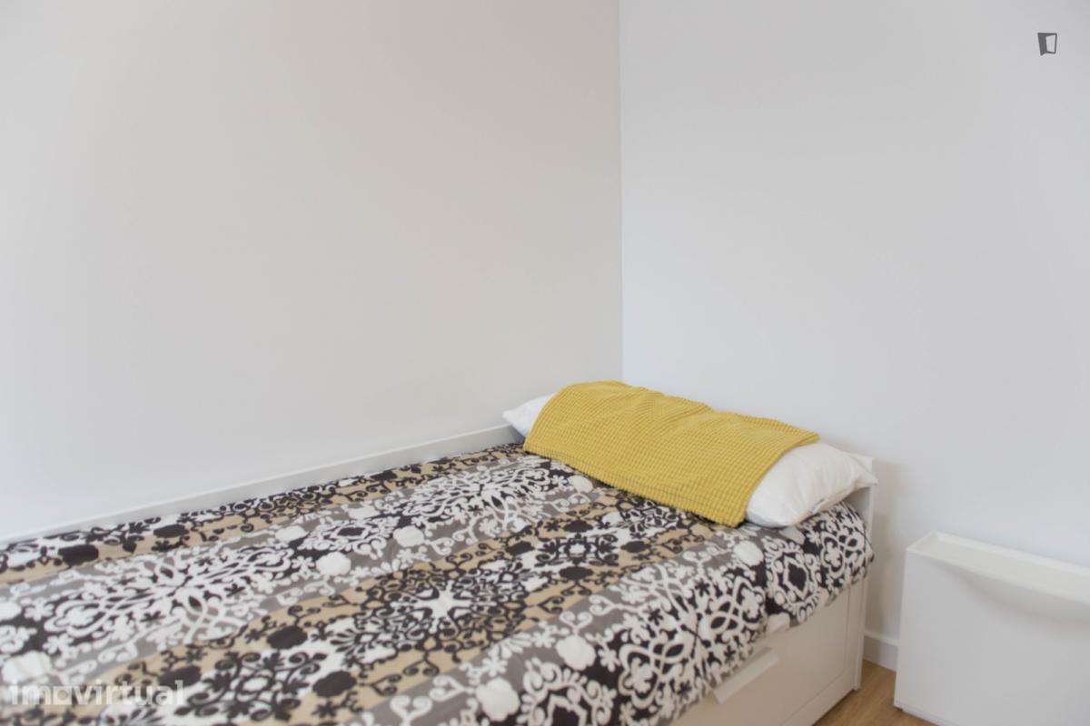 Quarto - localizado em Rio Tinto Porto - Grande imagem: 2/19