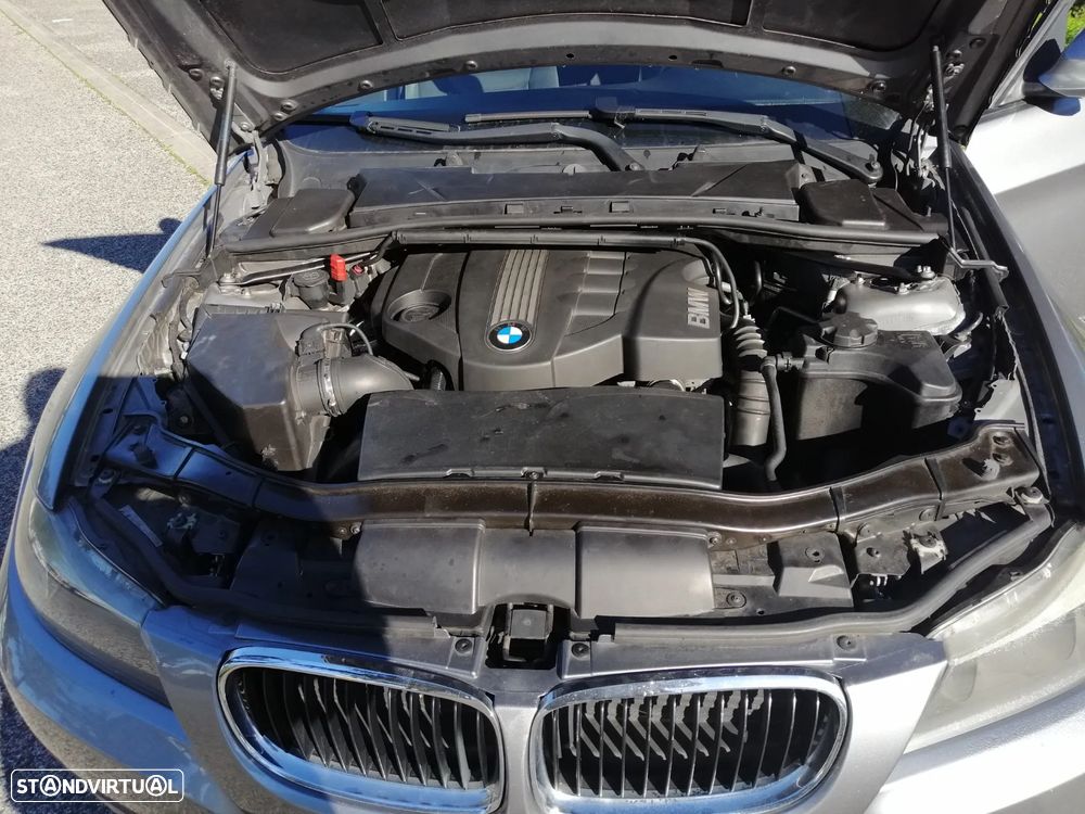 BMW 318 d LifeStyle - 11