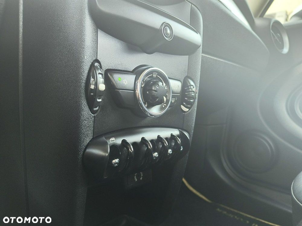 MINI Cooper Standard - 17