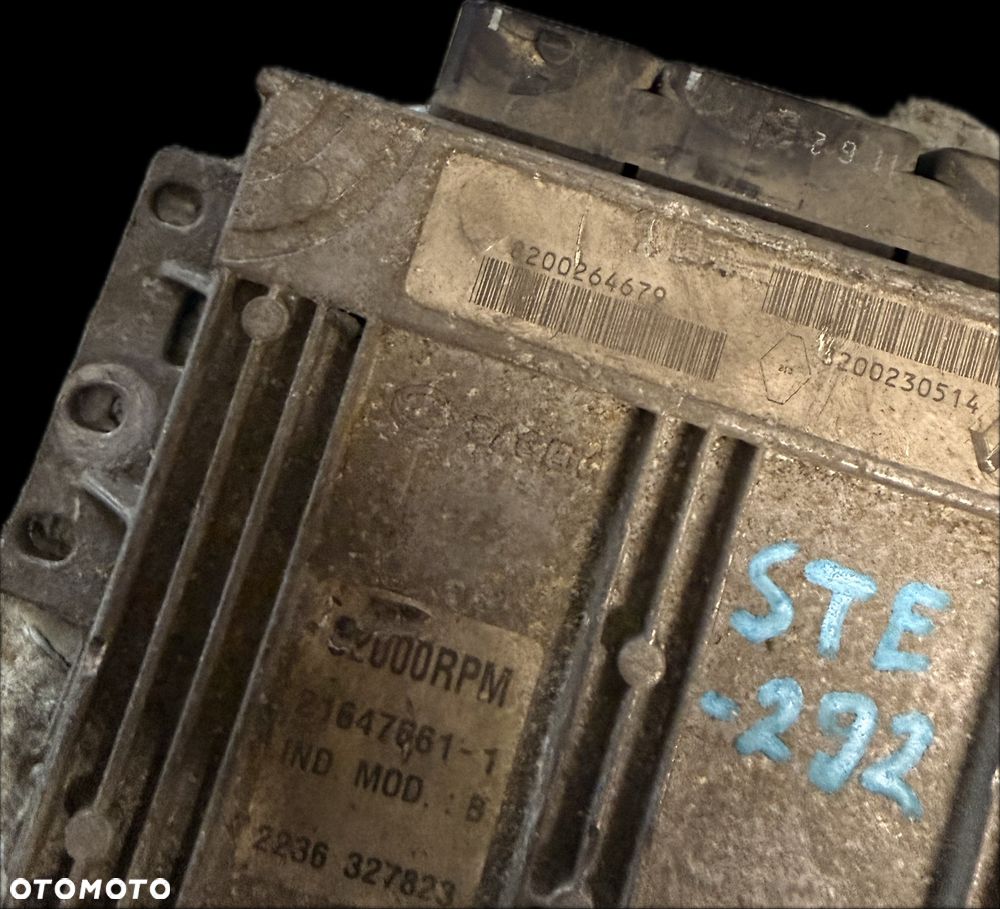 Sterownik KOMPUTER SILNIKA ECU RENAULT 8200264679 - 2