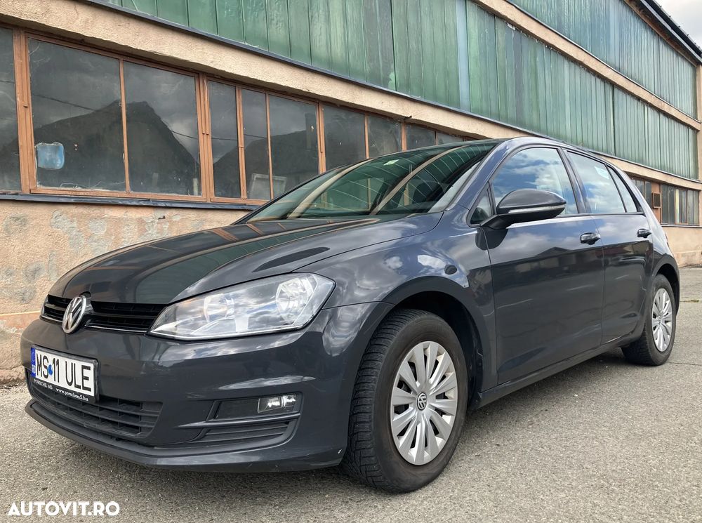 Volkswagen Golf - 1