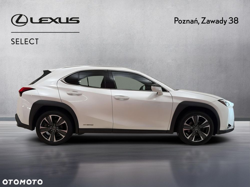 Lexus UX - 4