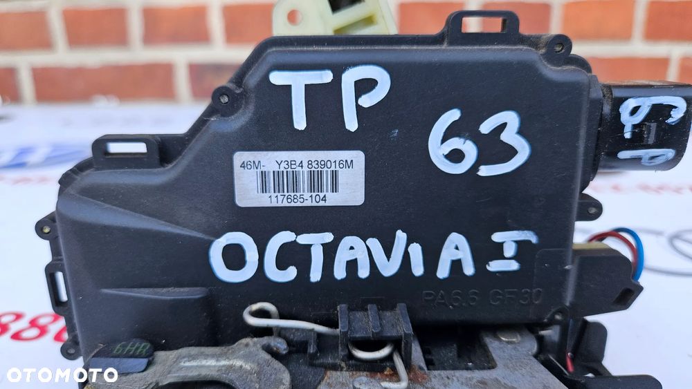 Skoda Octavia I LIFT Zamek drzwi tył prawy Zamek drzwi tylnych prawych 3B4839016M 6 PIN - 3