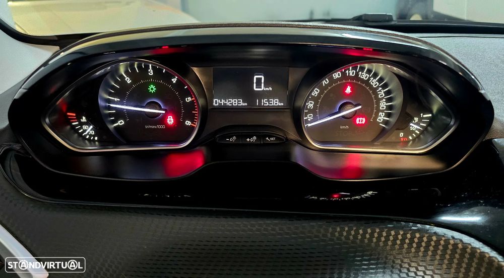 Peugeot 2008 1.5 BlueHDi Signature - 14