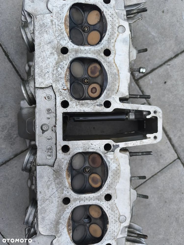 Głowica, zawory Honda CB 750 Boldor - 23