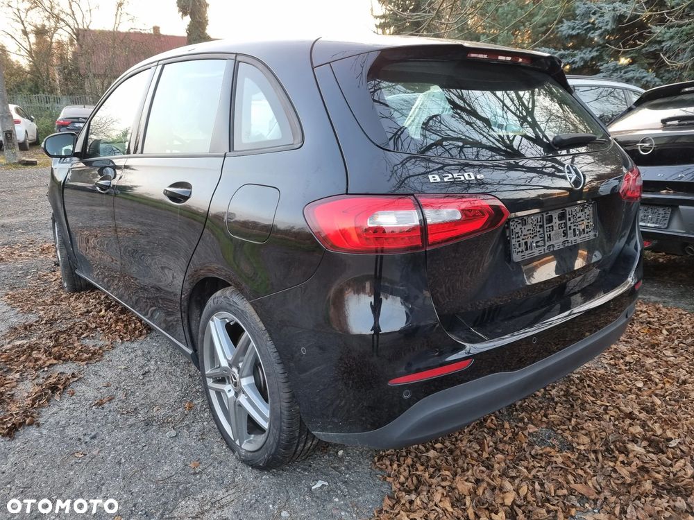 Mercedes-Benz Klasa B 250 e 8G-DCT Progressive - 2