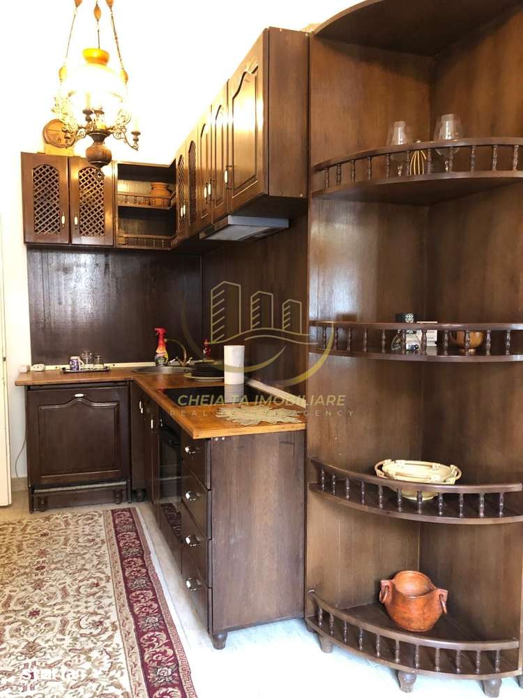 3 Camere  Parcare in curte, pod mansardabil - Imagine principală: 5/17