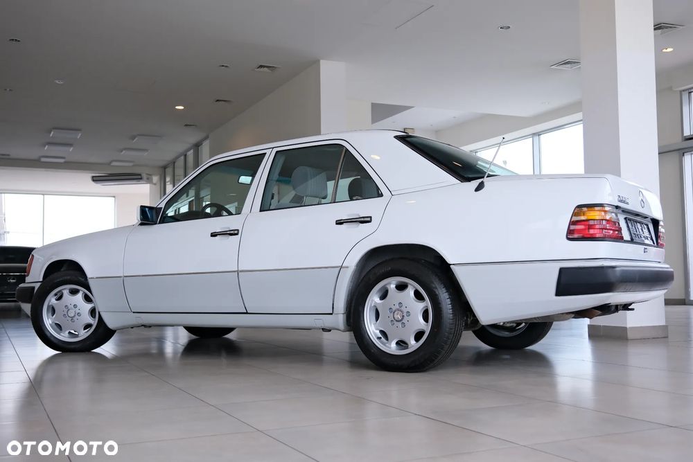 Mercedes-Benz W124 (1984-1993) - 14