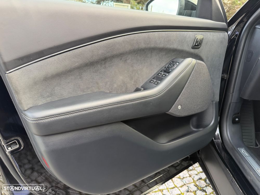 Ford Mustang Mach-E 98.7 kWh GT AWD - 23