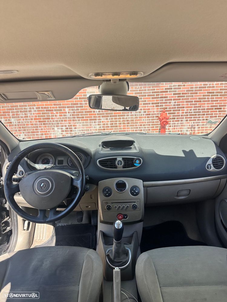 Renault Clio 1.2 16V Confort - 7