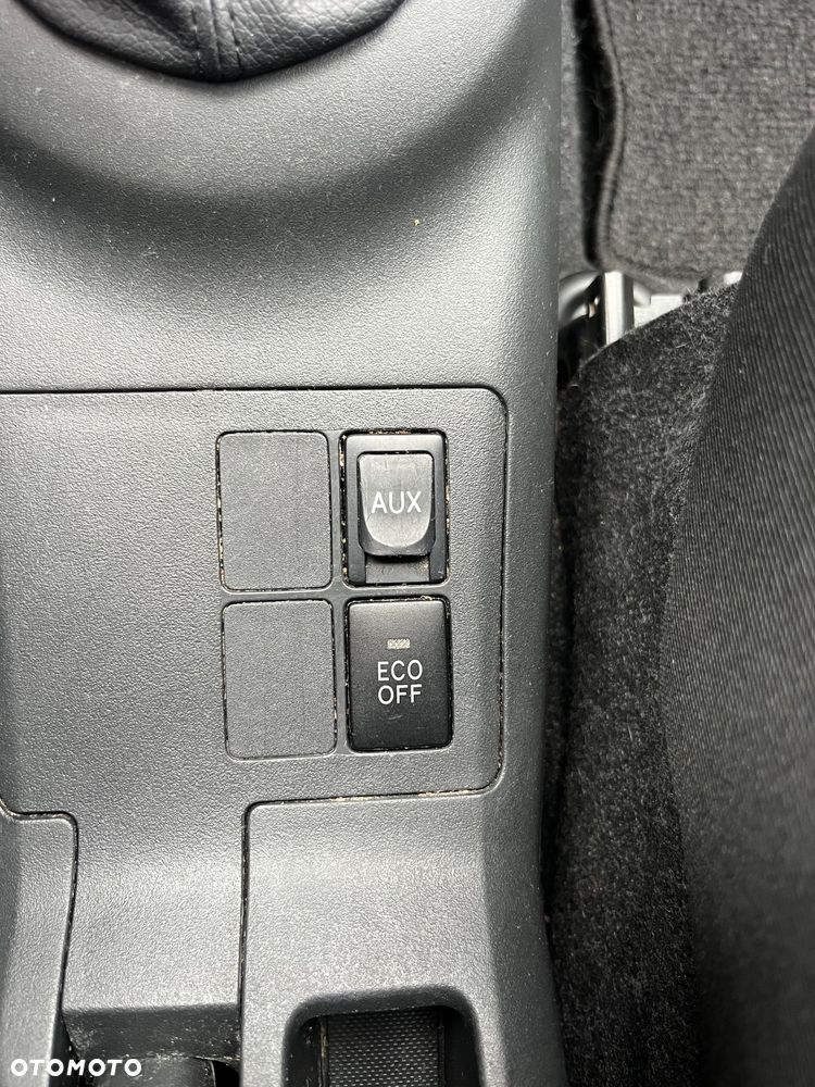 Toyota Yaris - 11