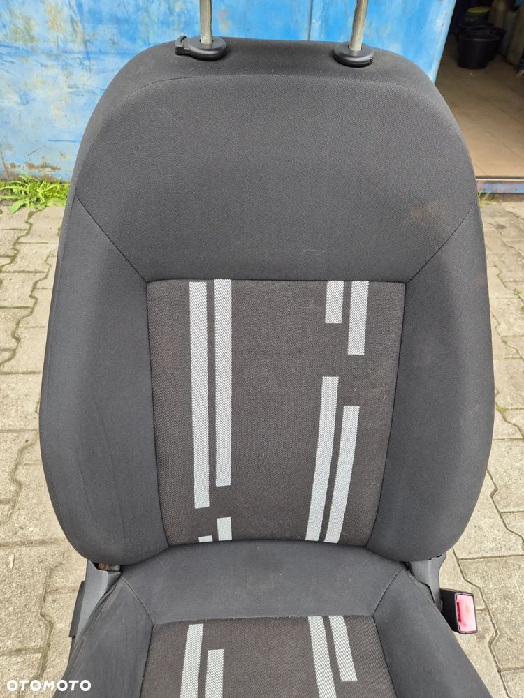 FOTEL PASAŻERA PRAWY FIORINO IV NEMO BIPPER 08r.+ - 2