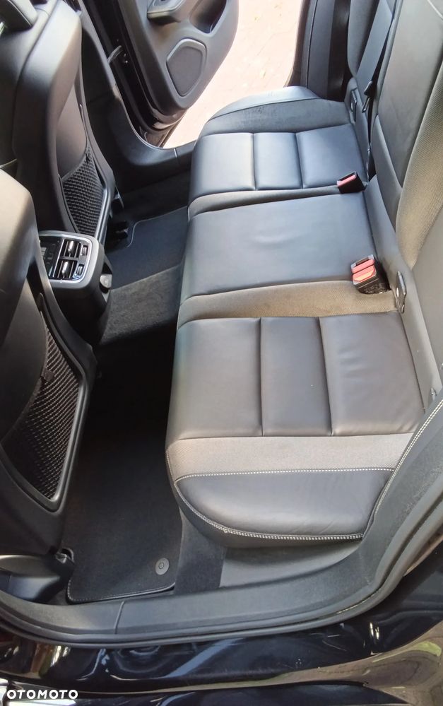 Volvo V60 B5 B R-Design - 29