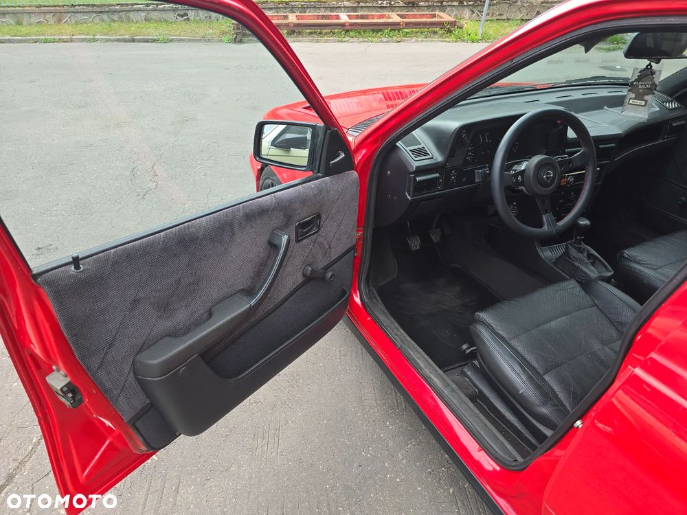 Opel Kadett E 2.0 i GSi 16V - 18