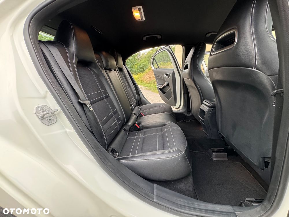 Mercedes-Benz Klasa A 180 Activity Edition - 28