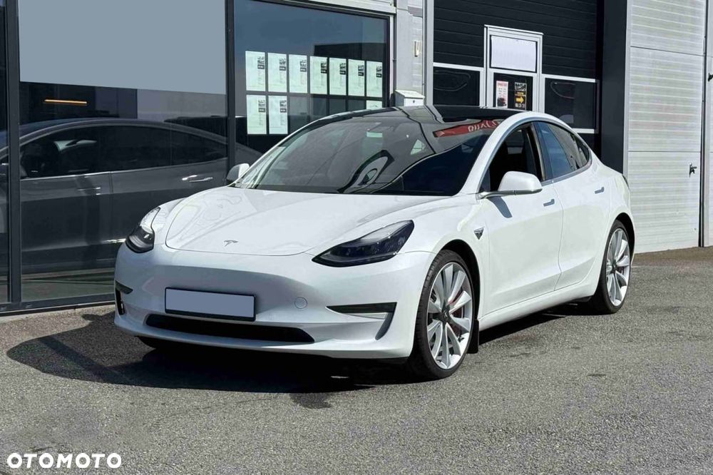 Tesla Model 3 Langstreckenbatterie Allradantrieb Dual Motor Performance - 1