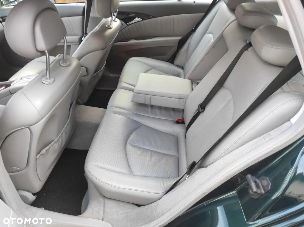 Mercedes-Benz Klasa E - 16