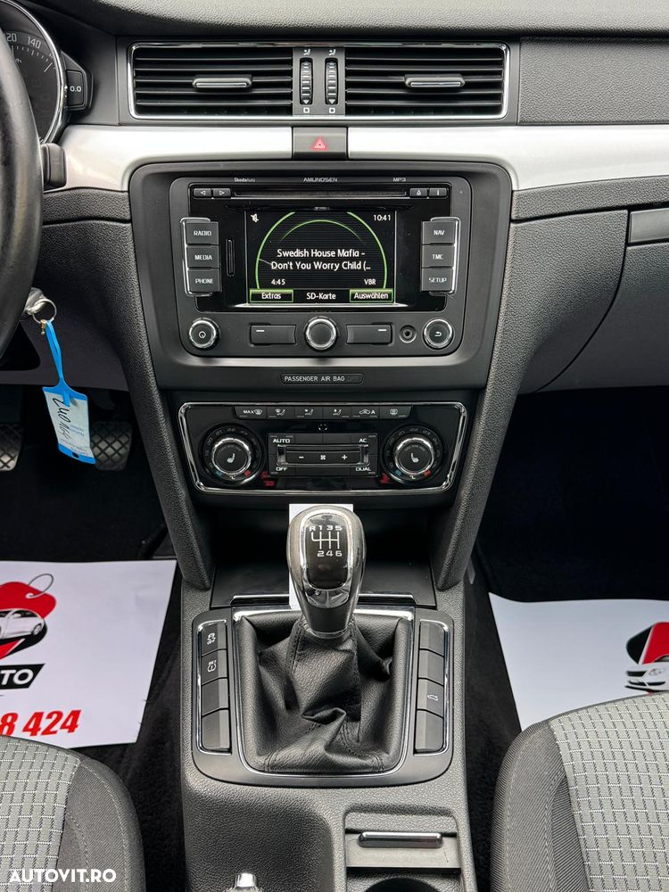 Skoda Superb 2.0 TDI FAMILY - 18