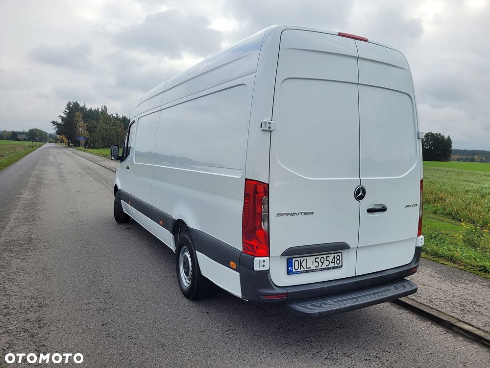 Mercedes-Benz Sprinter - 9