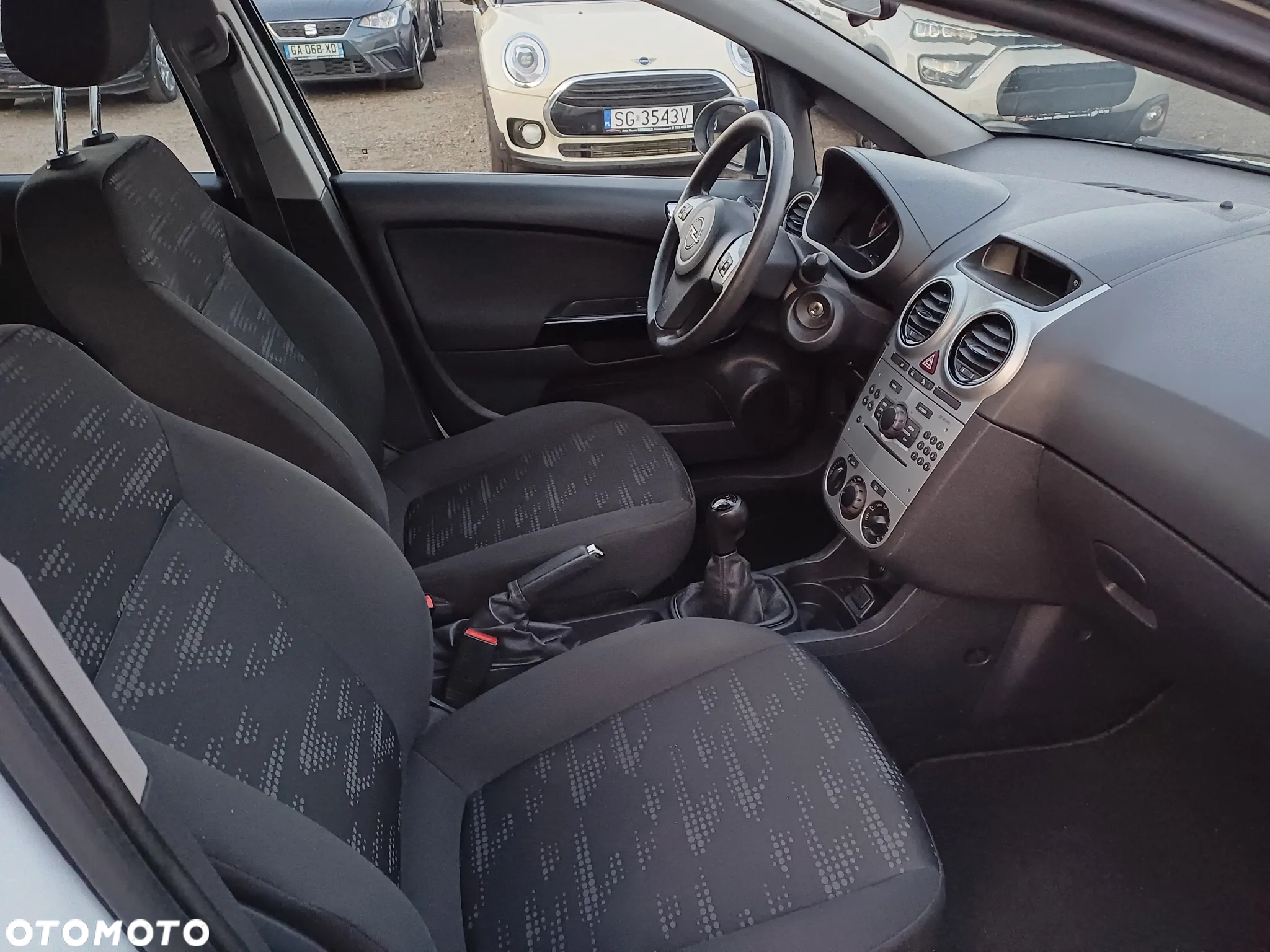 Opel Corsa 1.2 16V Enjoy - 9