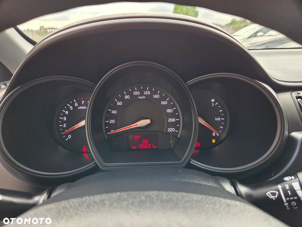 Kia Rio 1.4 Dream Team Edition - 33