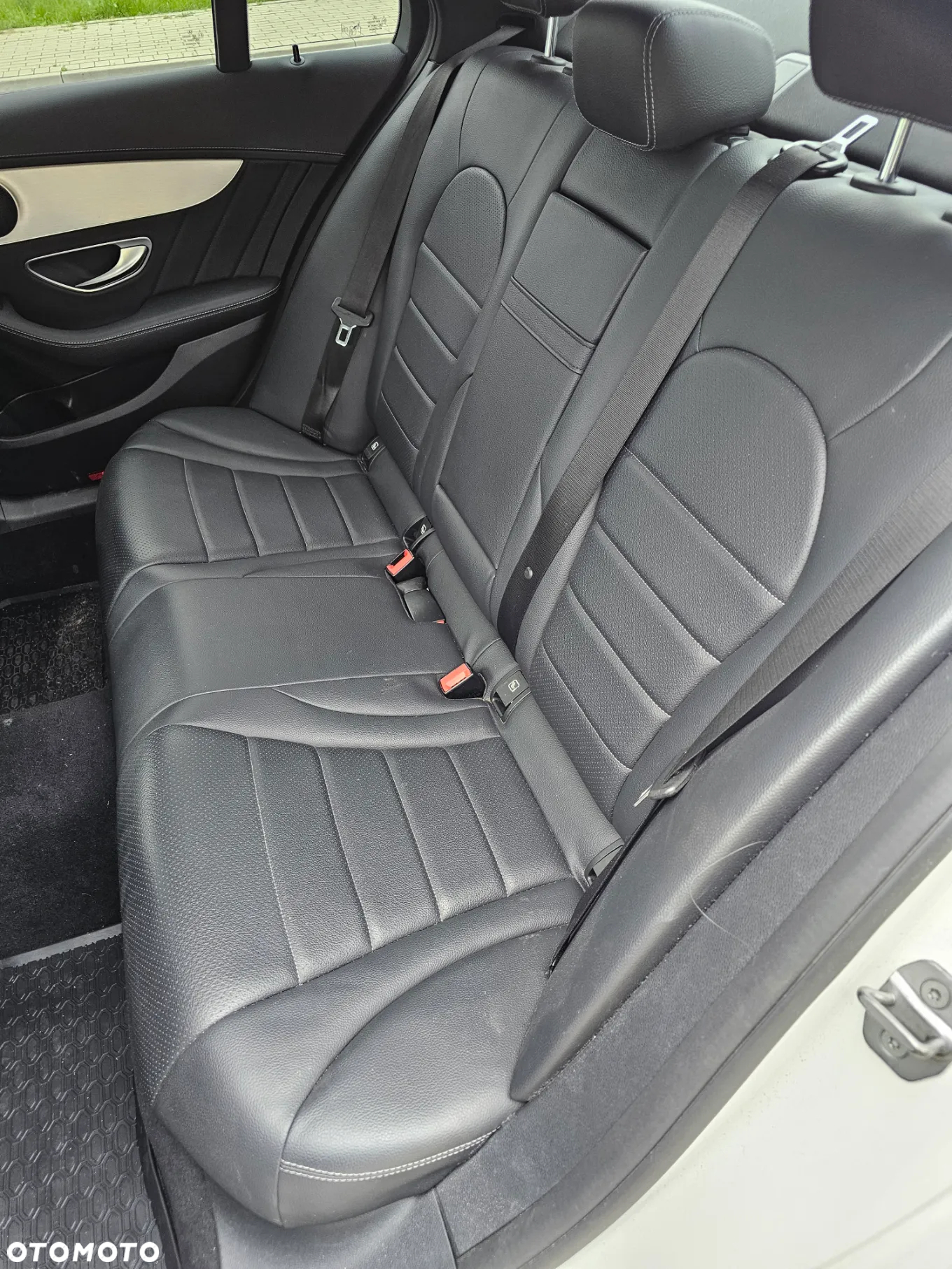 Mercedes-Benz Klasa C 200 9G-TRONIC AMG Line - 15