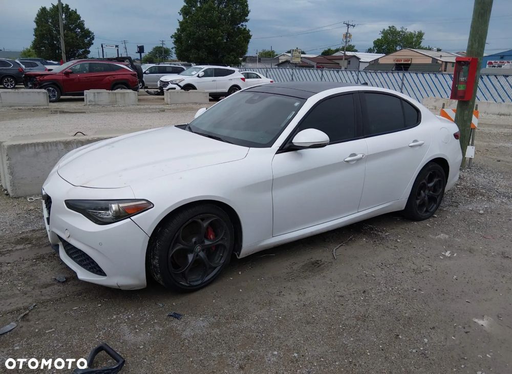Alfa Romeo Giulia 2.0 Turbo 16V AT8-Q4 Ti - 2