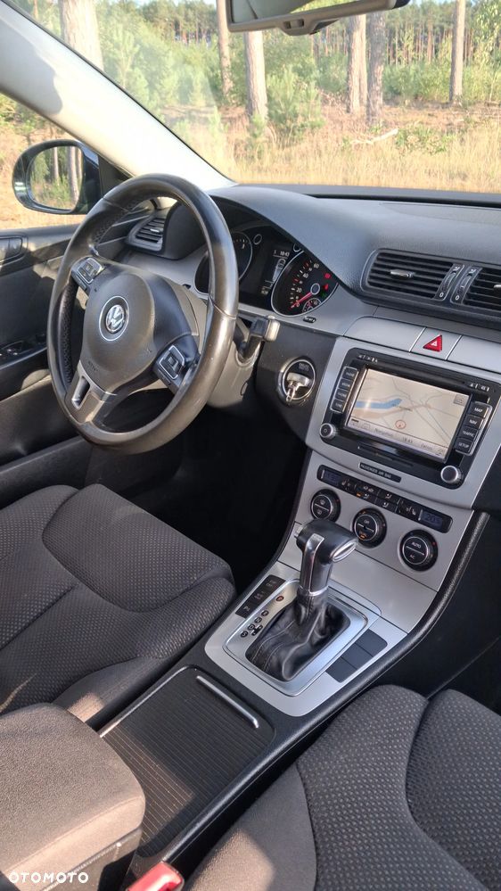 Volkswagen Passat 2.0 TDI DPF DSG Comfortline - 6