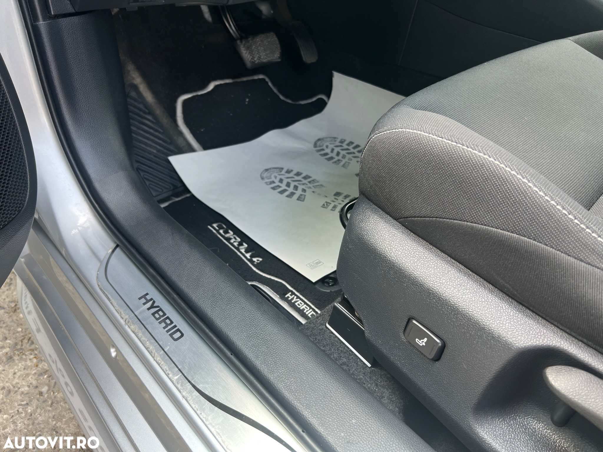Toyota Corolla 1.8 Hybrid Touring Sports Comfort - 27