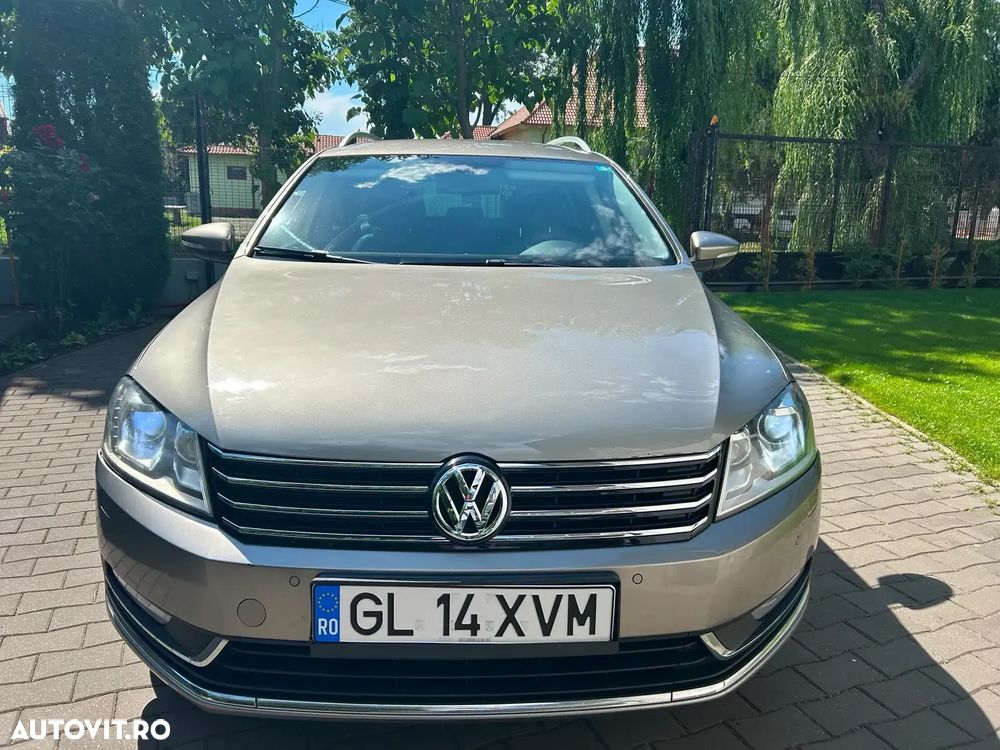 VOLKSWAGEN Passat