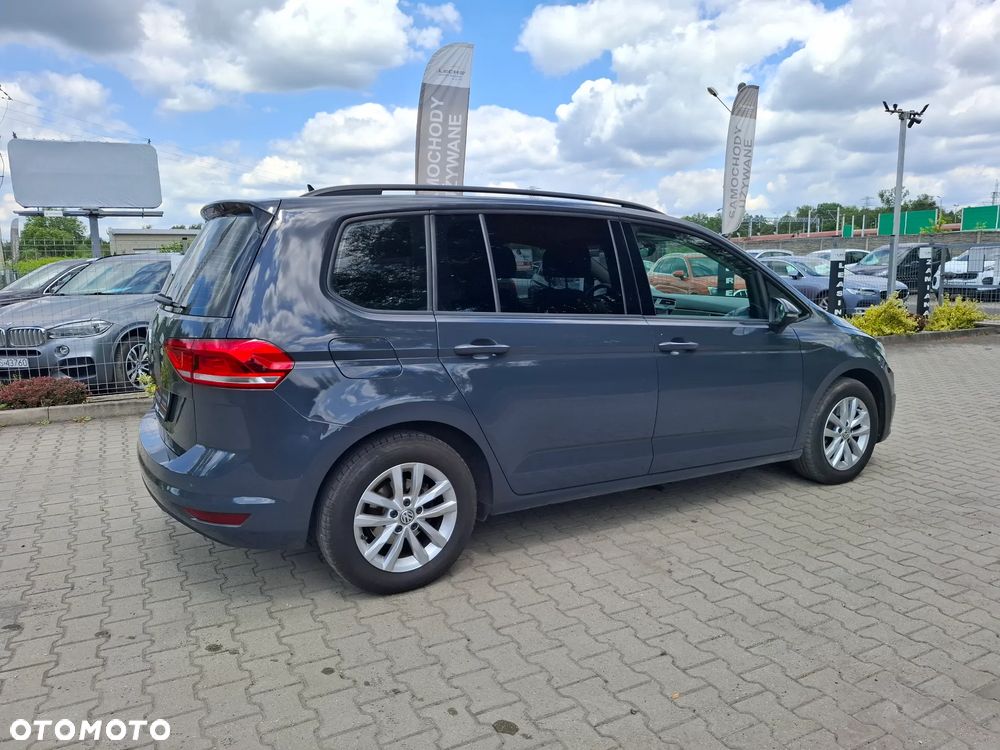 Volkswagen Touran - 38