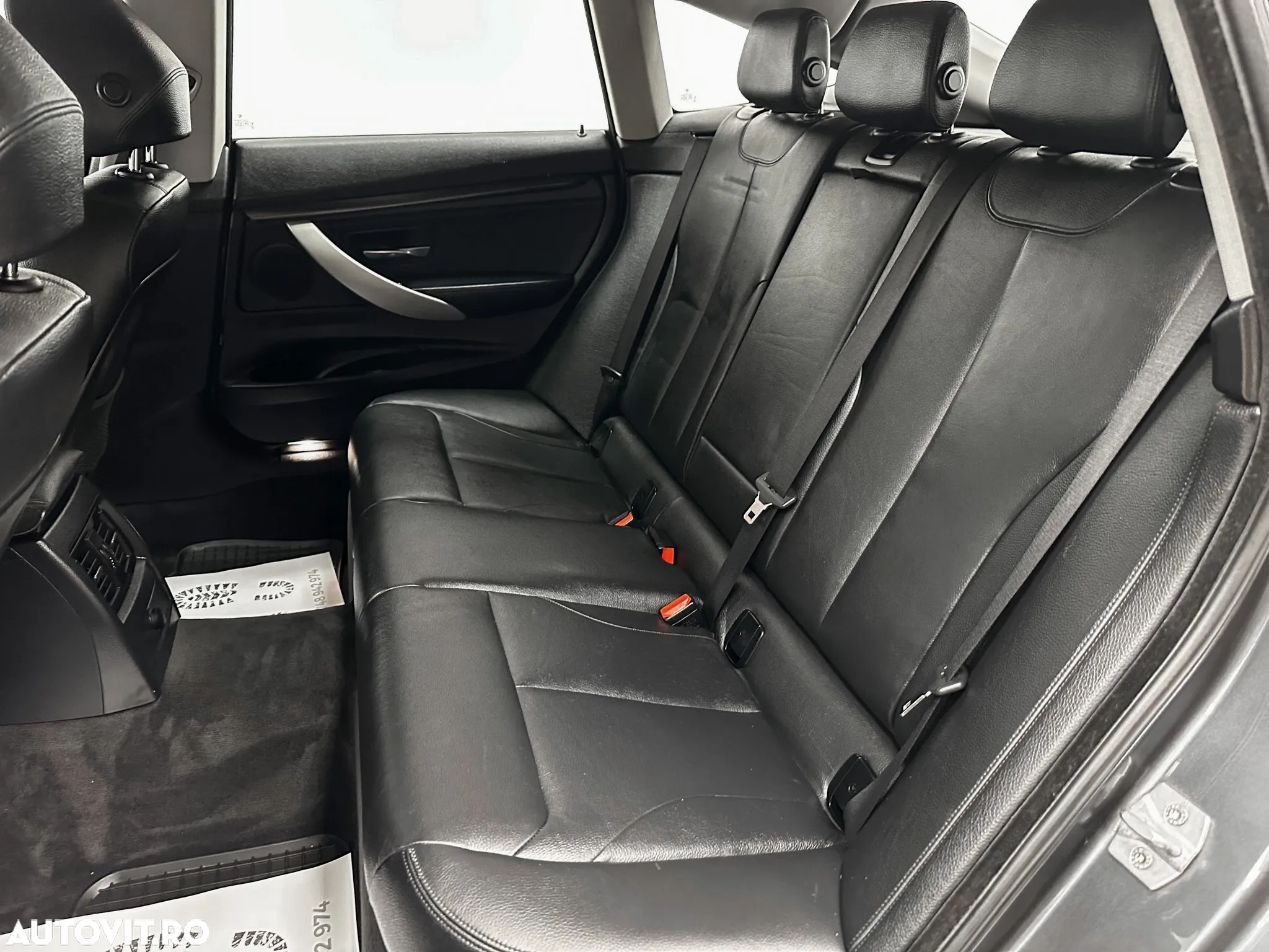 BMW Seria 3 318d GT - 16