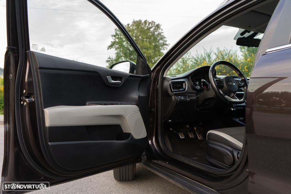Kia Stonic - 8