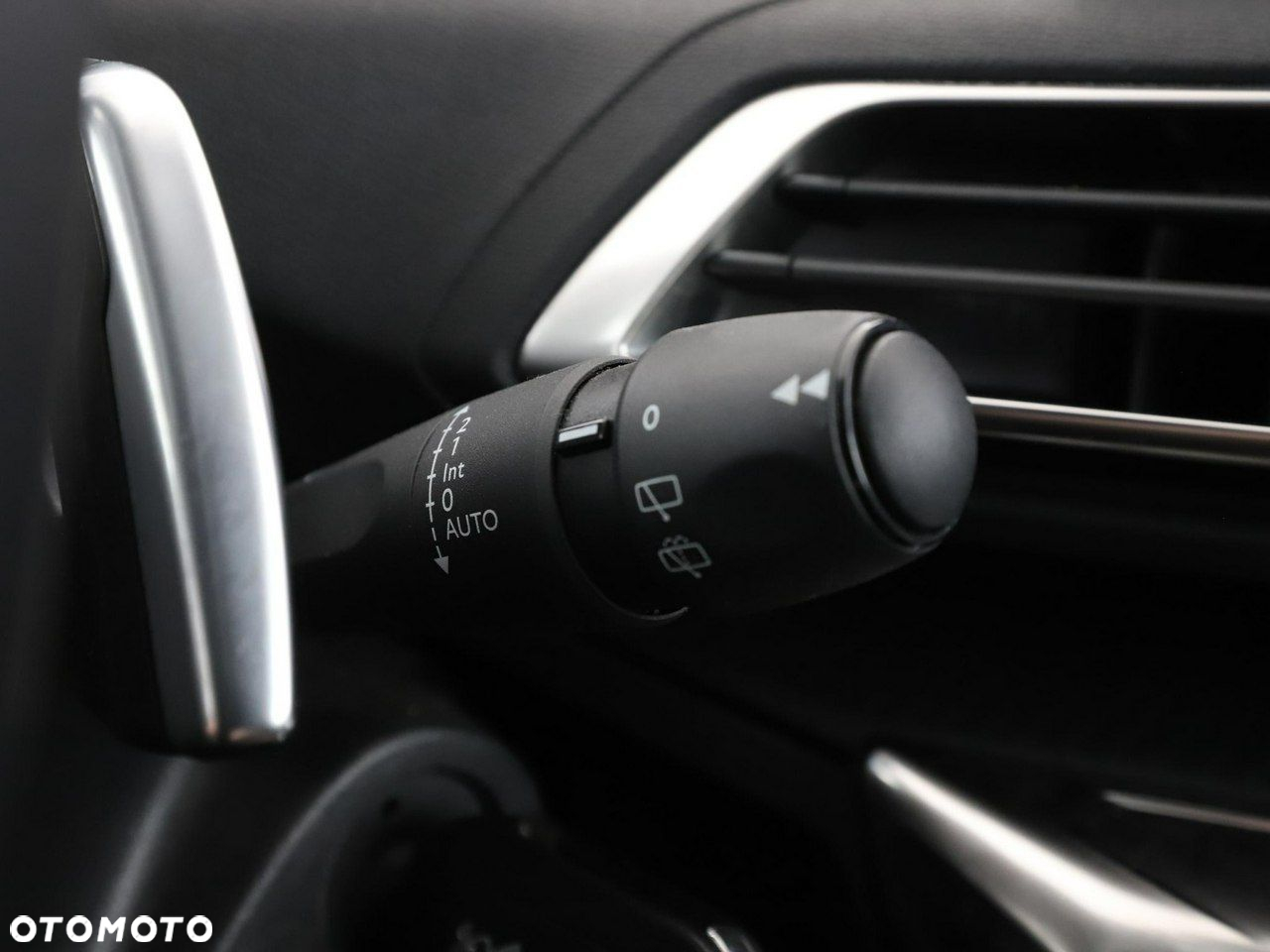 Peugeot 3008 1.2 PureTech Allure S&S EAT8 - 37