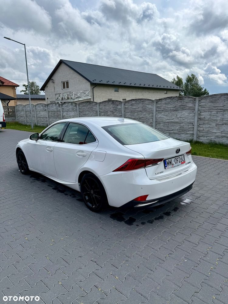 Lexus IS - 3
