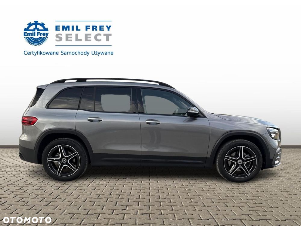 Mercedes-Benz GLB - 8