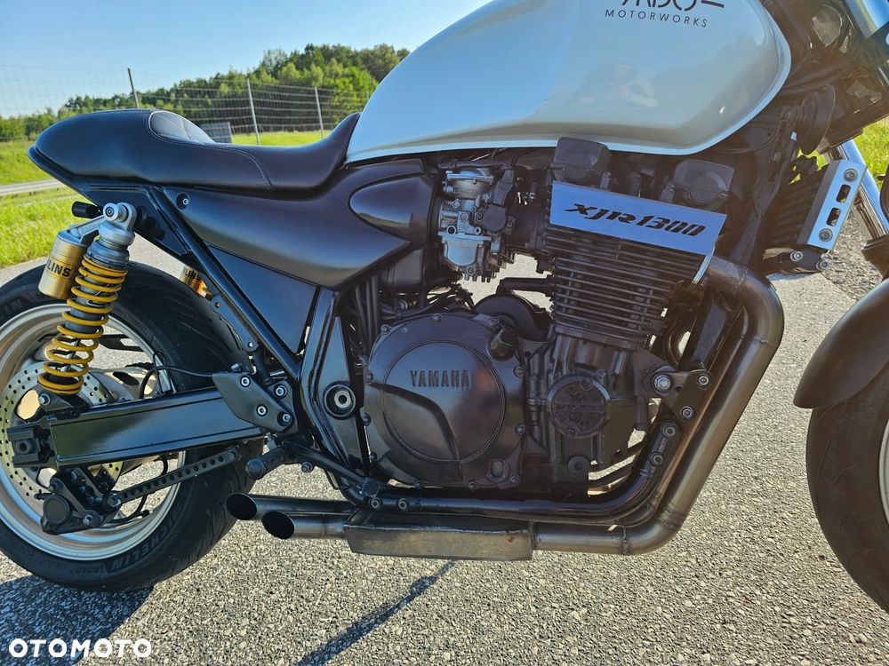 Yamaha XJR - 11
